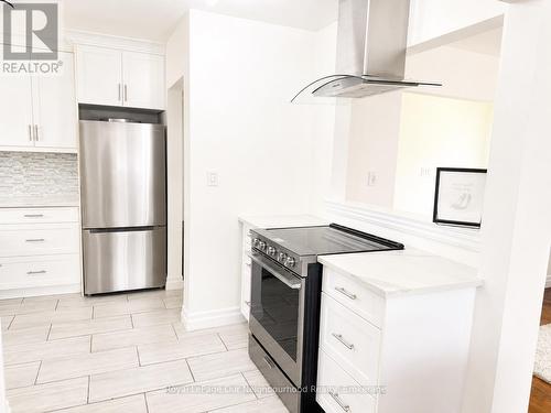 442 Scenic Drive, London South (South J), ON - Indoor Photo Showing Kitchen
