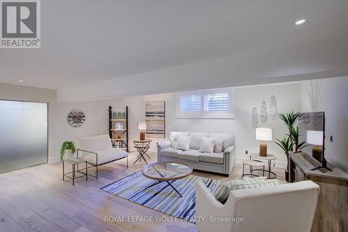 14 James Court, Woolwich, ON - Indoor Photo Showing Living Room