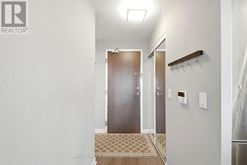 606 - 1 Michael Power Place, Toronto, ON - Indoor Photo Showing Other Room
