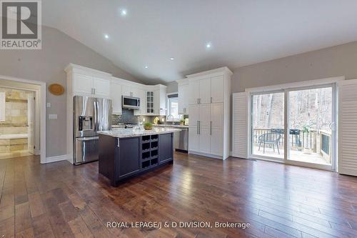 123 Desroches Trail, Tiny, ON - Indoor Photo Showing Kitchen With Upgraded Kitchen