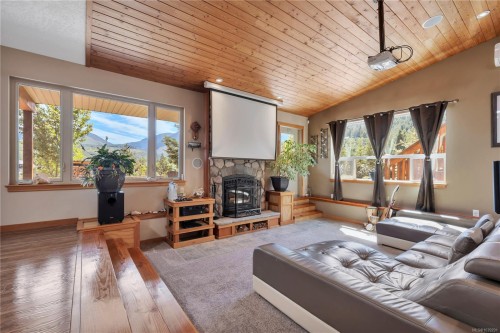 1680 Peligren Pl, Qualicum Beach, BC 
