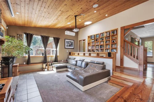 1680 Peligren Pl, Qualicum Beach, BC 