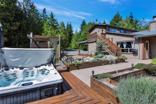 1680 Peligren Pl, Qualicum Beach, BC 
