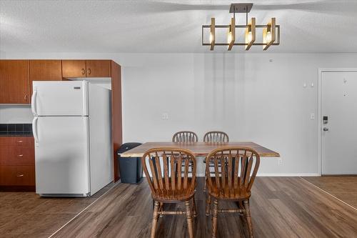 3413-205 Third Avenue, Invermere, BC - Indoor