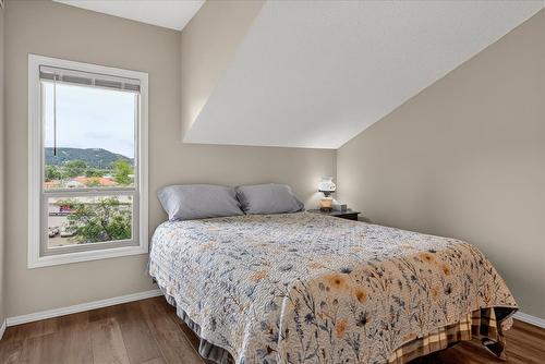 3413-205 Third Avenue, Invermere, BC - Indoor Photo Showing Bedroom