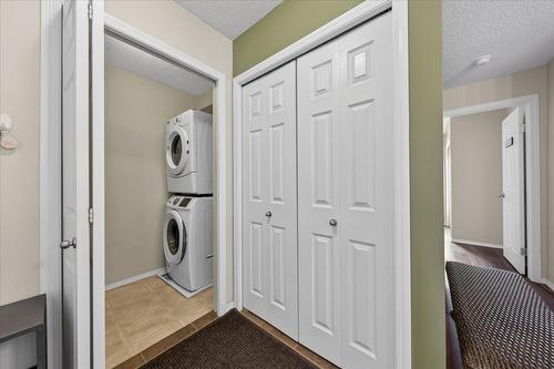 3413-205 Third Avenue, Invermere, BC - Indoor Photo Showing Laundry Room