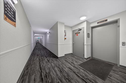 3413-205 Third Avenue, Invermere, BC - Indoor Photo Showing Other Room