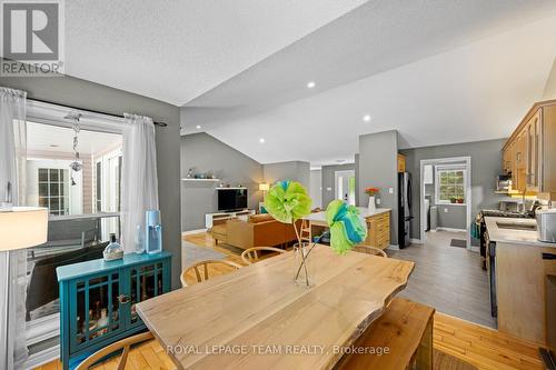 5040 Stonecrest Road, Ottawa, ON - Indoor