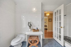Salle de bains attenante à la CCP - 