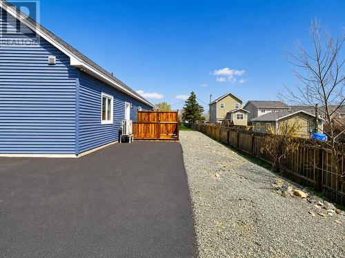 214 St.Thomas Line, Paradise, NL 