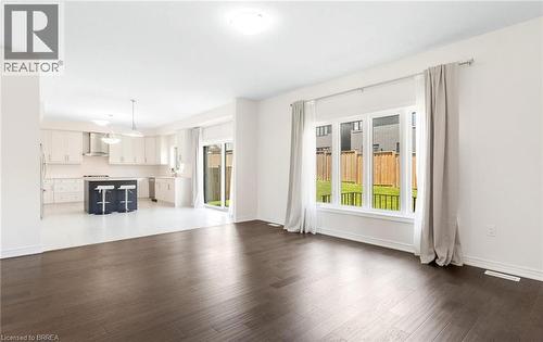10 Mcgovern Lane, Paris, ON - Indoor Photo Showing Living Room