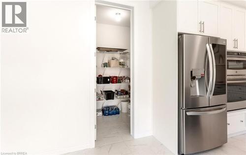 10 Mcgovern Lane, Paris, ON - Indoor Photo Showing Kitchen With Stainless Steel Kitchen