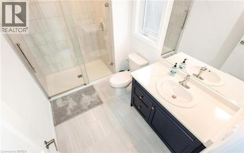 10 Mcgovern Lane, Paris, ON - Indoor Photo Showing Bathroom