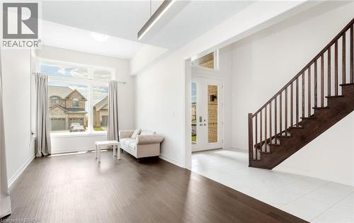 10 Mcgovern Lane, Paris, ON - Indoor Photo Showing Other Room