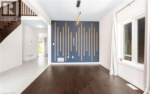 10 Mcgovern Lane, Paris, ON - Indoor Photo Showing Other Room