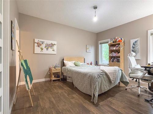 10 Maple Ridge Crescent, Brandon, MB - Indoor Photo Showing Bedroom
