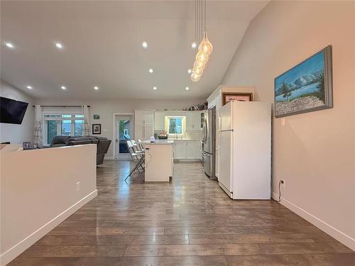 10 Maple Ridge Crescent, Brandon, MB - Indoor Photo Showing Other Room