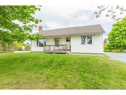 32 Knox CRT Saint John, NB E2J 3H3