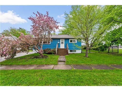 82 Eighth St, Moncton, NB 
