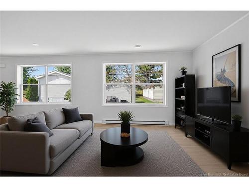 13 Condon Cres, Lakeville, NB 