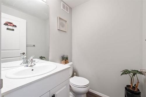 304 Park East Dr, Winnipeg, MB 