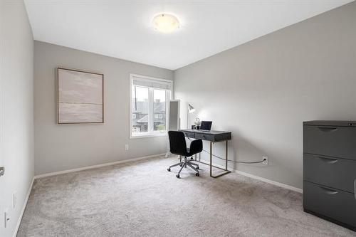 304 Park East Dr, Winnipeg, MB 