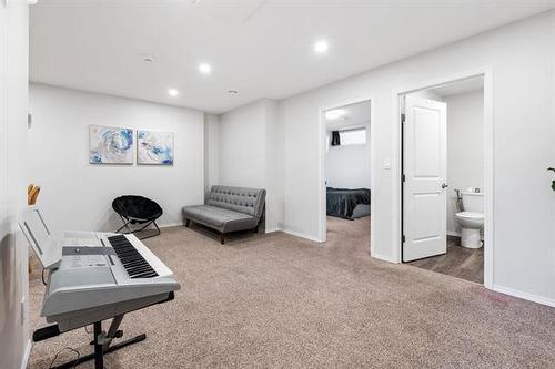 304 Park East Dr, Winnipeg, MB 