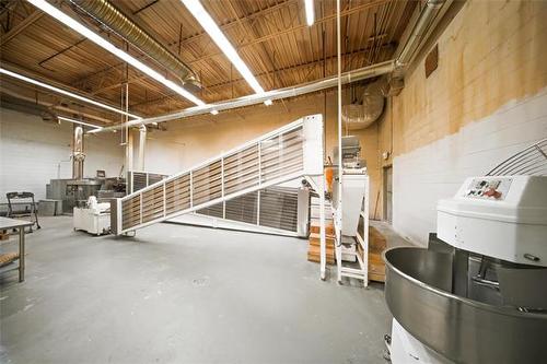 1172 Sanford St, Winnipeg, MB 