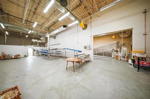 1172 Sanford St, Winnipeg, MB 