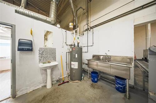 1172 Sanford St, Winnipeg, MB 