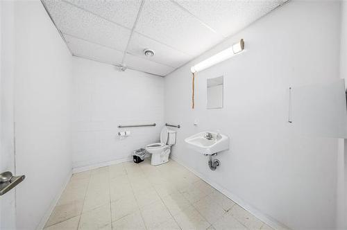 1172 Sanford St, Winnipeg, MB 
