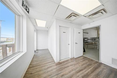 1172 Sanford St, Winnipeg, MB 