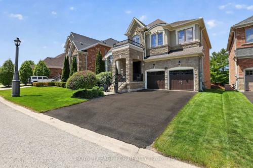 19 Emerald Heights Drive, Whitchurch-Stouffville, ON - Outdoor With Facade