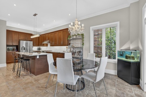 19 Emerald Heights Drive, Whitchurch-Stouffville, ON - Indoor Photo Showing Other Room