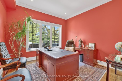 19 Emerald Heights Drive, Whitchurch-Stouffville, ON - Indoor Photo Showing Office
