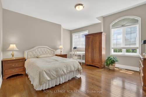 19 Emerald Heights Drive, Whitchurch-Stouffville, ON - Indoor Photo Showing Bedroom