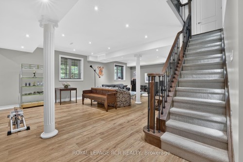 19 Emerald Heights Drive, Whitchurch-Stouffville, ON - Indoor Photo Showing Other Room