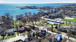 175B Lake Shore Drive  Toronto, ON M8V 2A1