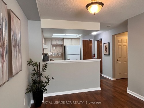 212-900 Bogart Mill Trail, Newmarket, ON - Indoor
