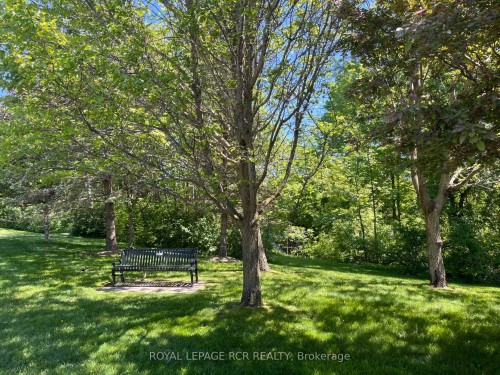 212-900 Bogart Mill Trail, Newmarket, ON - Outdoor