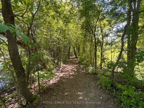212-900 Bogart Mill Trail, Newmarket, ON - Outdoor