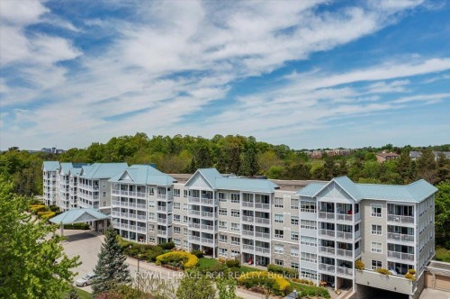212-900 Bogart Mill Trail, Newmarket, ON - Outdoor With Balcony With Facade With View