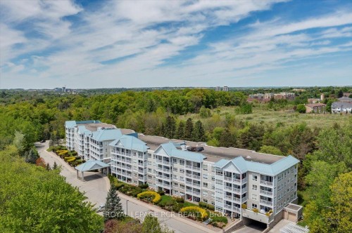 212-900 Bogart Mill Trail, Newmarket, ON - Outdoor With View