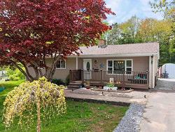 112 Zinck Avenue Lower Sackville, NS B4C 1V7