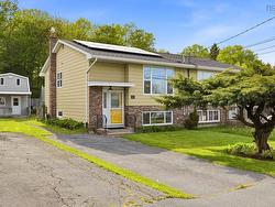 22 Ridgecrest Drive Dartmouth, NS B2W 2L5