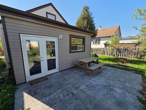 84 Machar Ave, Thunder Bay, ON 