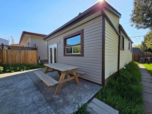 84 Machar Ave, Thunder Bay, ON 