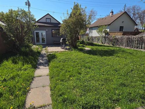 84 Machar Ave, Thunder Bay, ON 