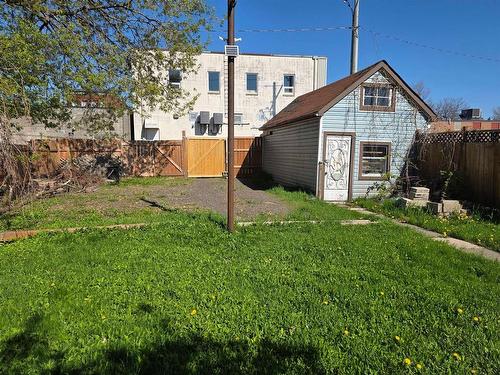 84 Machar Ave, Thunder Bay, ON 