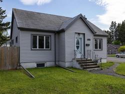 1418 Frederica St. W Thunder Bay, ON P7E 3Y8
